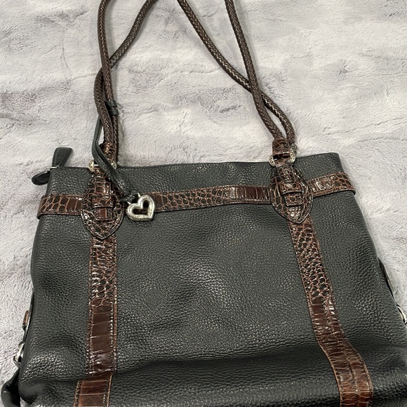 Brighton purse— zips closed— pockets inside and out that zip— great condition - Picture 2 of 12